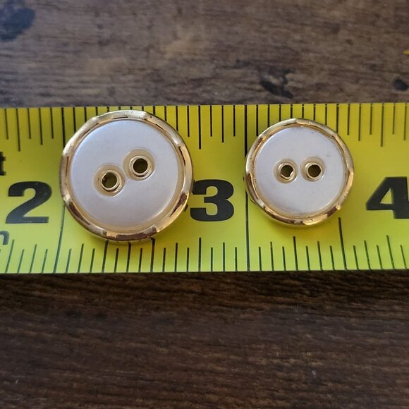 Button Assortment Gold White Mix Plastic Shank and Sew Through Mixed Lot of 26 - Picture 5 of 10